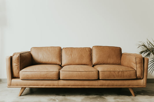 10 Ways to Decorate a Blank Wall
